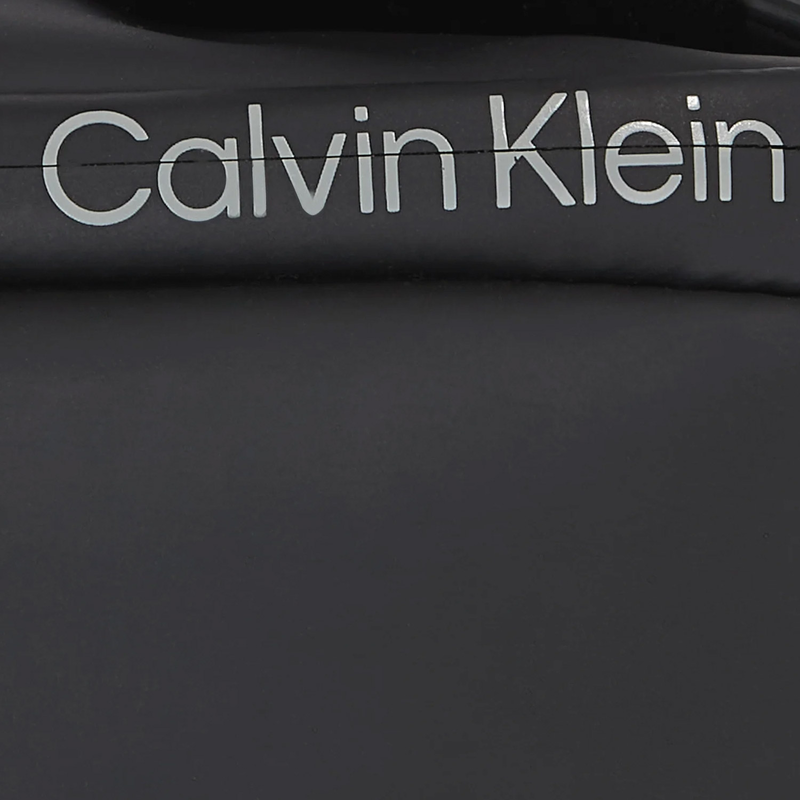 Calvin Klein &alpha;&nu;&delta;&rho;&iota;&kappa;ή &tau;&sigma;ά&nu;&tau;&alpha; &chi;&iota;&alpha;&sigma;&tau;ή-null