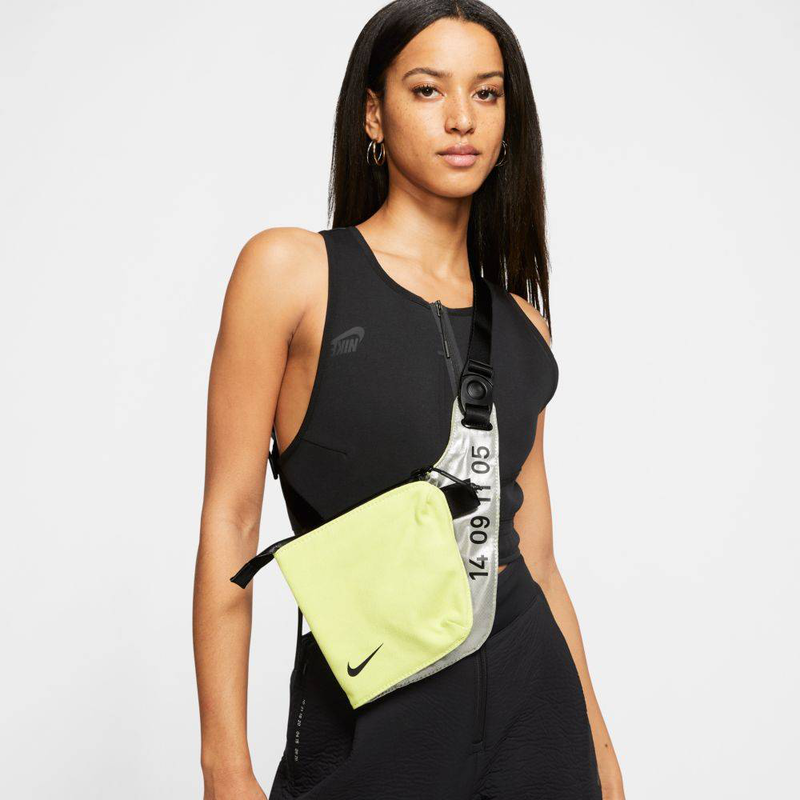 Nike tech crossbody-null
