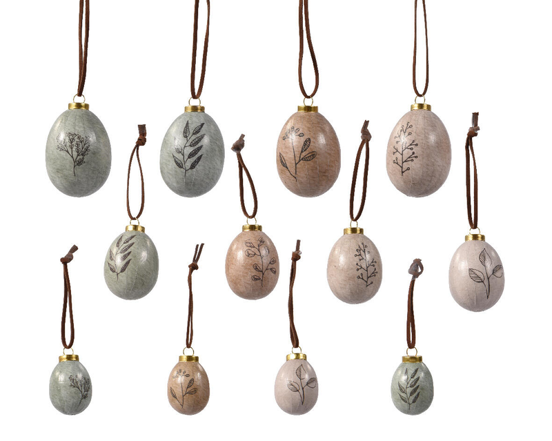 Egg matt with flower/leaf design, , medium-null