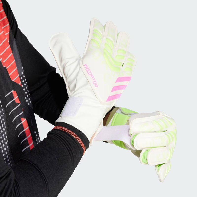 Predator gloves training-null
