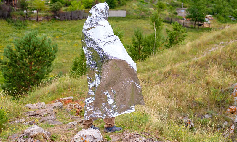 Emergency survival blanket-null