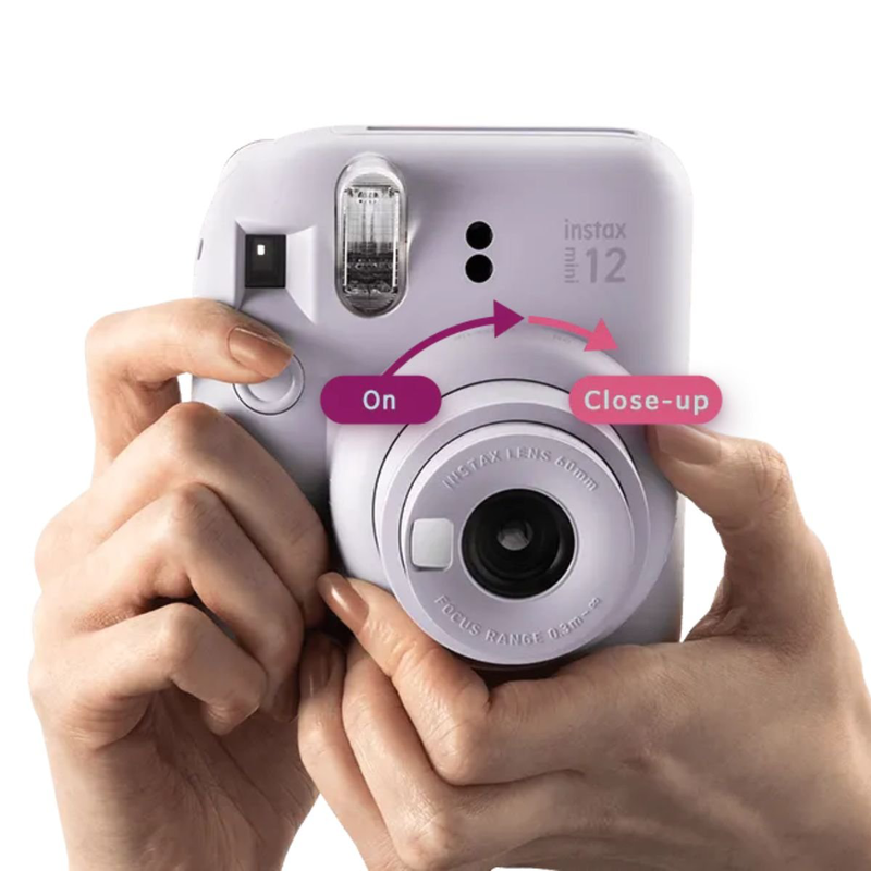 Fujifilm instax mini 12 &sigma;&tau;&iota;&gamma;&mu;&iota;&alpha;ί&alpha; &phi;&omega;&tau;&omicron;&gamma;&rho;&alpha;&phi;&iota;&kappa;ή &mu;&eta;&chi;&alpha;&nu;ή &mu;&epsilon; &alpha;&upsilon;&tau;ό&mu;&alpha;&tau;&eta; έ&kappa;&theta;&epsilon;&sigma;&eta; & &lambda;&epsilon;&iota;&tau;&omicron;&upsilon;&rho;&gamma;ί&alpha; close-up &mu;&omega;&beta;, , medium-null