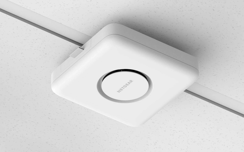Netgear wbe750 Wi-Fi 7 access point, tri-band be18400, up to 18.4GBps, 10g poe++, insight cloud managed, white-null