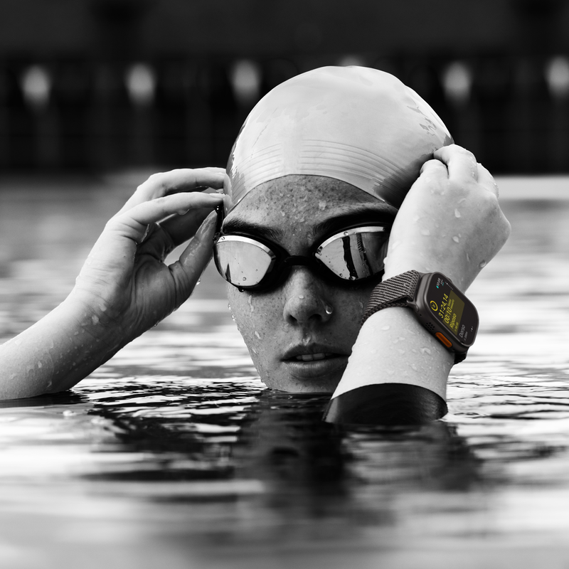 Apple watch ultra 2 GPS + cellular 49mm titanium case with blue trail loop - m/l-null