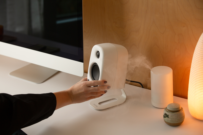 Kanto uki &epsilon;&nu;&epsilon;&rho;&gamma;ά &eta;&chi;&epsilon;ί&alpha; &upsilon;&pi;&omicron;&lambda;&omicron;&gamma;&iota;&sigma;&tau;ή 100w &mu;&epsilon; bluetooth, USB-c & έ&xi;&omicron;&delta;&omicron; &alpha;&kappa;&omicron;&upsilon;&sigma;&tau;&iota;&kappa;ώ&nu; - matte white (&zeta;&epsilon;ύ&gamma;&omicron;&sigmaf;)-null