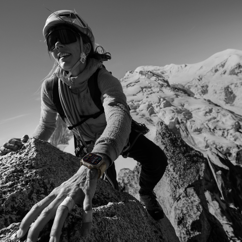 Apple watch ultra 2 lte 49mm titanium case with brown fluoroelastomer - l-null