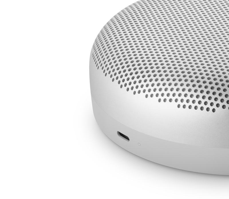 Bang & olufsen beosound a1 2nd Gen portable bluetooth speaker up to 18 hours-null