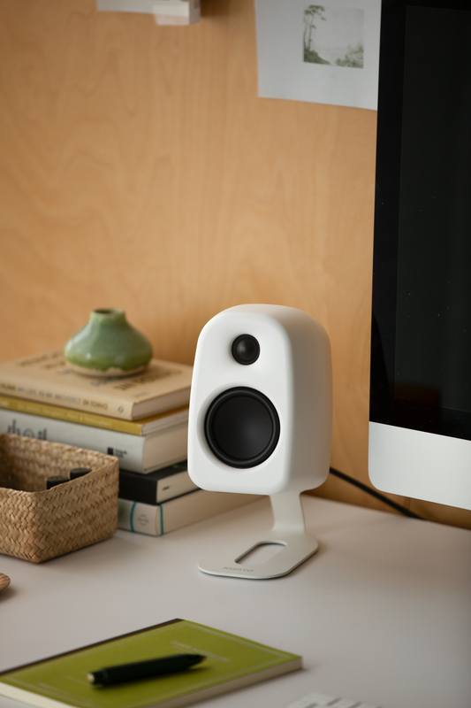 Kanto uki &epsilon;&nu;&epsilon;&rho;&gamma;ά &eta;&chi;&epsilon;ί&alpha; &upsilon;&pi;&omicron;&lambda;&omicron;&gamma;&iota;&sigma;&tau;ή 100w &mu;&epsilon; bluetooth, USB-c & έ&xi;&omicron;&delta;&omicron; &alpha;&kappa;&omicron;&upsilon;&sigma;&tau;&iota;&kappa;ώ&nu; - matte white (&zeta;&epsilon;ύ&gamma;&omicron;&sigmaf;)-null