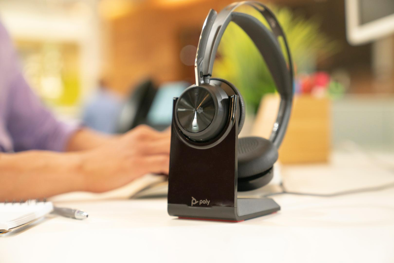 Poly voyager focus 2 - headset - on-ear - bluetooth - wireless - active noise cancelling - USB-c via bluetooth adapter - black - zoom certified, certified for microsoft teams, , medium-null