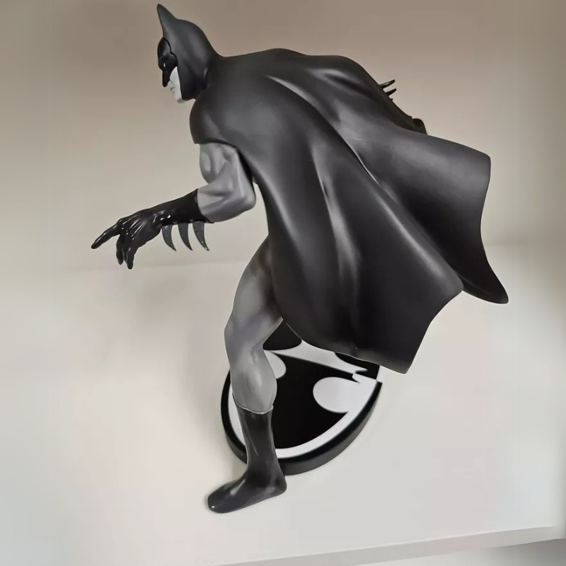 Product image: Batman: black and white resin statue by jim aparo dc limited edition of /3300 nib, , medium-null