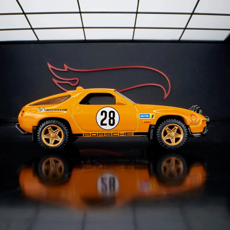 Hot wheels elite 64 porsche 928 safari &ndash; orange hnj58 die-cast model, , medium-null