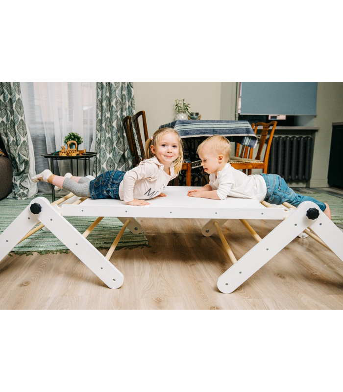 Montessori pikler triangle-null