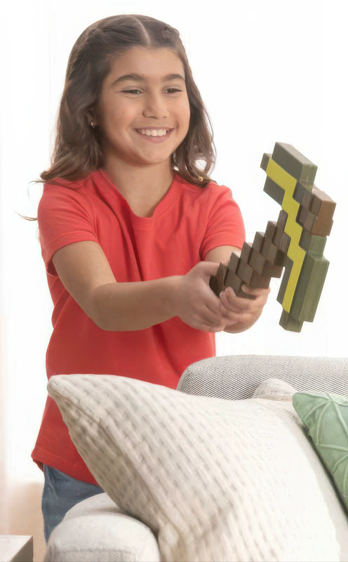 Product image: Minecraft gold pickaxe, , medium-null