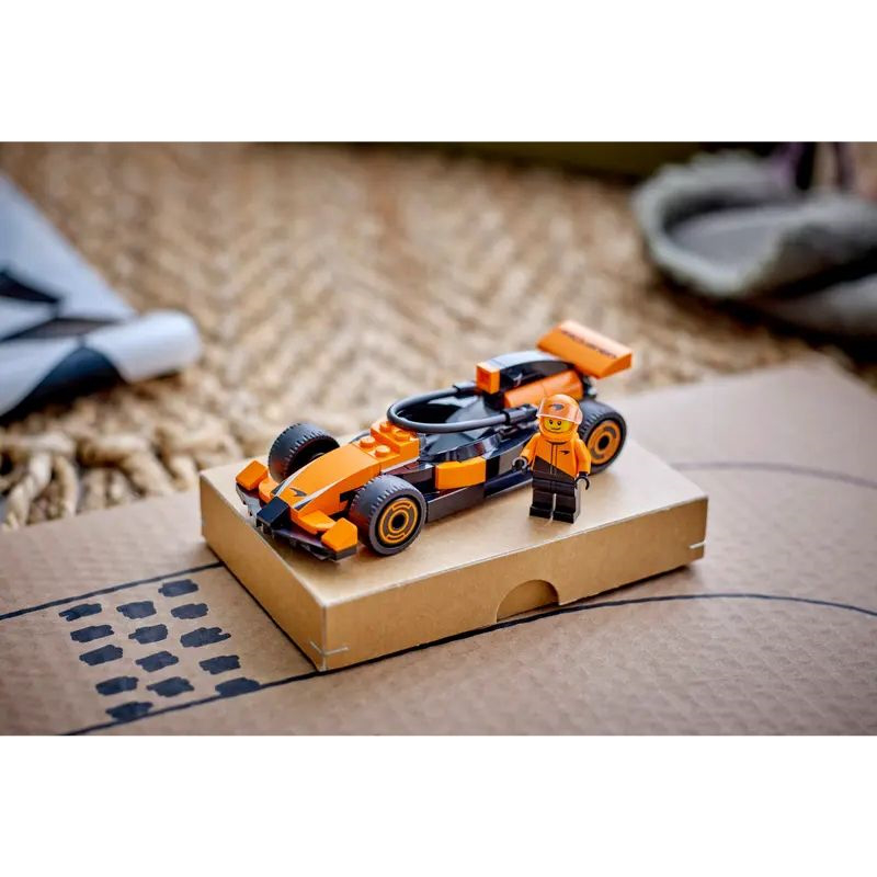 Product image: Le60442 city - f1® driver with mclaren race car, , medium-null