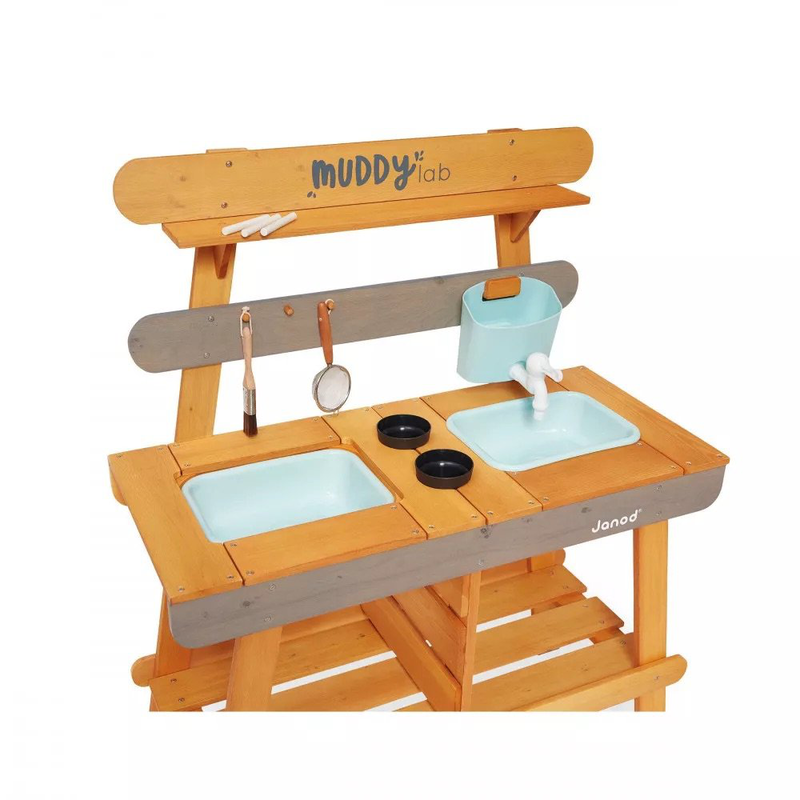 Muddy lab - outdoor kitchen, , medium-null